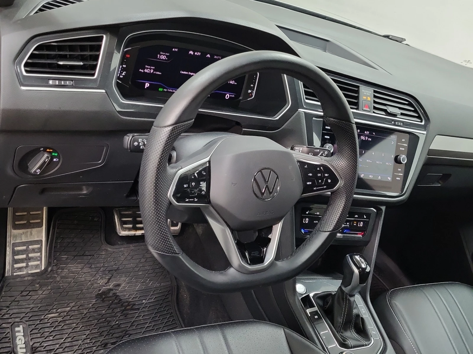 VW Tiguan Comfortline R-Line Black Edition/2 ЧИФТ ГУМИ, снимка 13 - Автомобили и джипове - 55200480