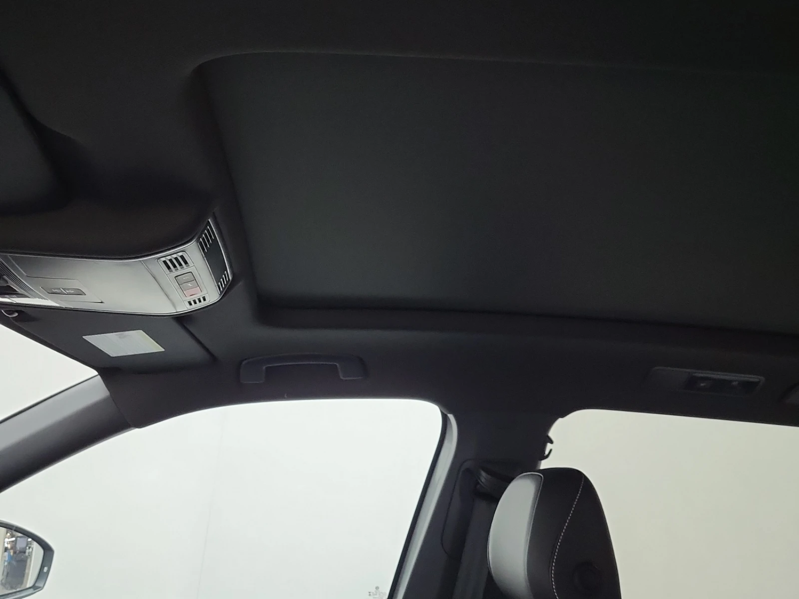 VW Tiguan Comfortline R-Line Black Edition/2 ЧИФТ ГУМИ, снимка 17 - Автомобили и джипове - 55200480