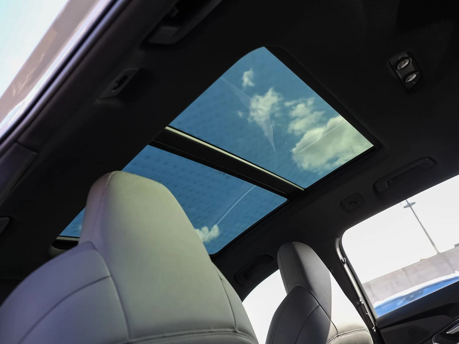 Audi Q8 e-tron 55/408HP/S-LINE/MATRIX/360/B&O/MEMO/712q | Mobile.bg � ����������� 15