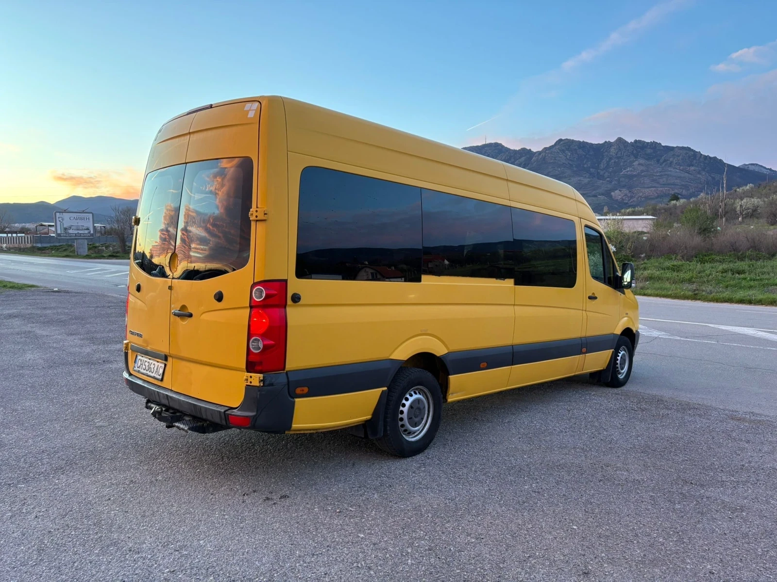 VW Crafter 2.0, снимка 3 - Бусове и автобуси - 54141340