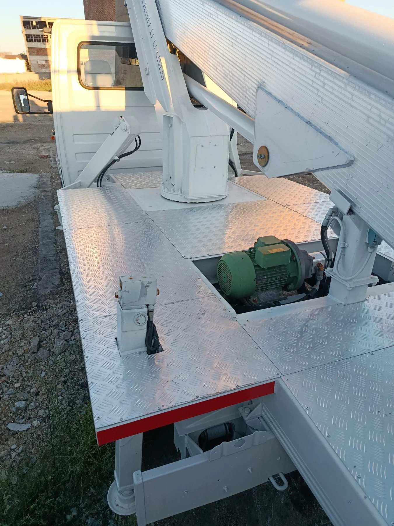 Автовишка Mercedes-Benz MULTITEL 22 ALU, снимка 9 - Индустриална техника - 56234670