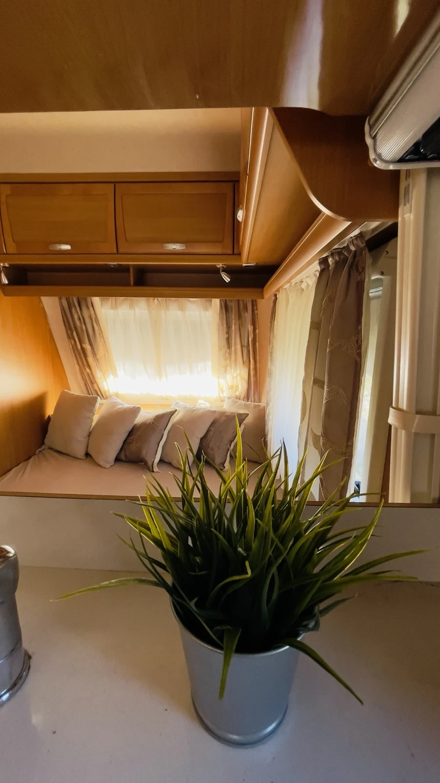 Каравана Tabbert Vivaldi TD450, снимка 11 - Каравани и кемпери - 53727467