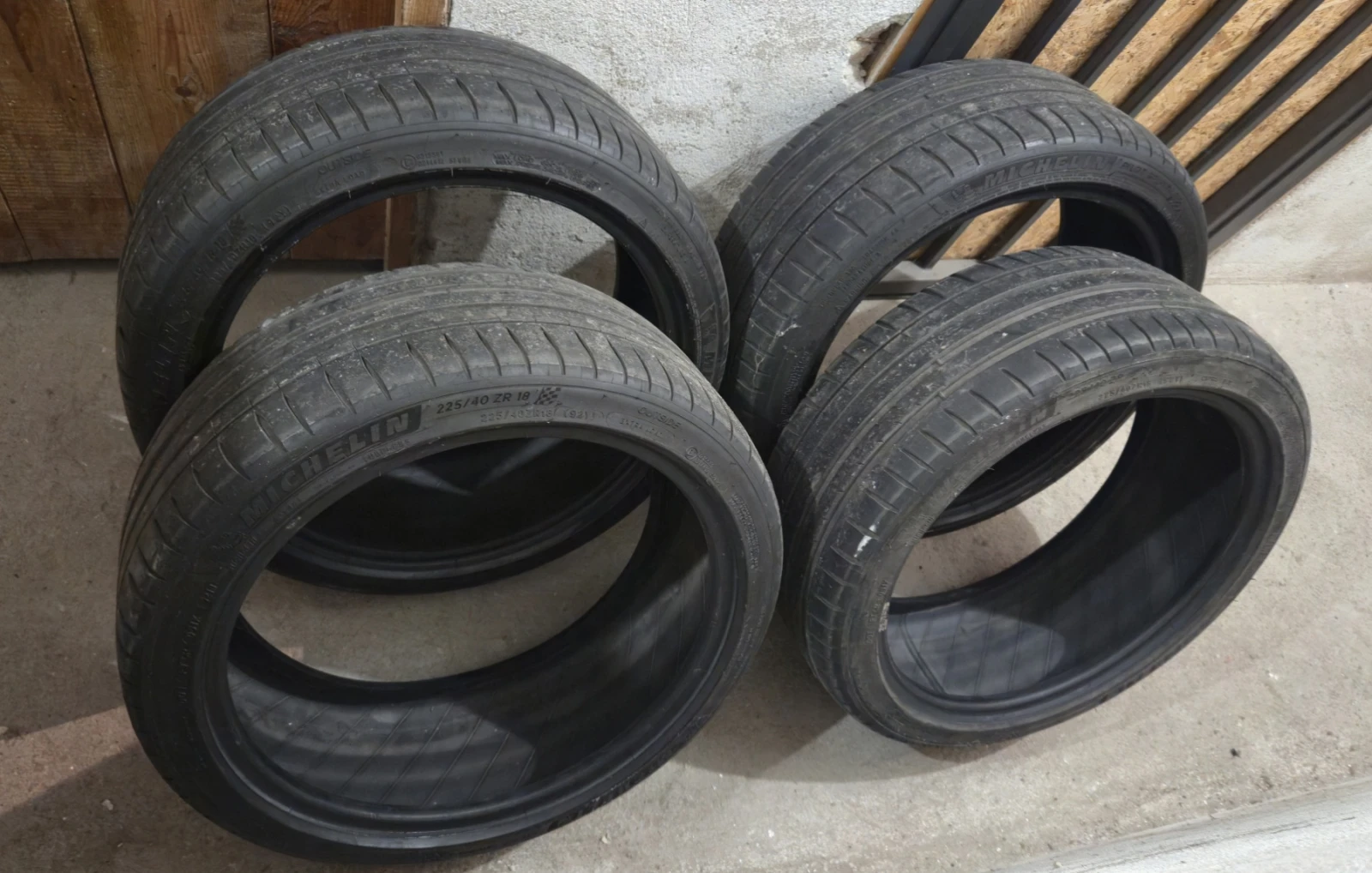 Гуми Летни 225/40R18, снимка 7 - Гуми и джанти - 53959172