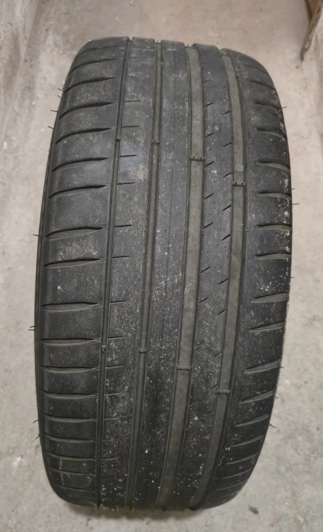Гуми Летни 225/40R18, снимка 5 - Гуми и джанти - 53959172