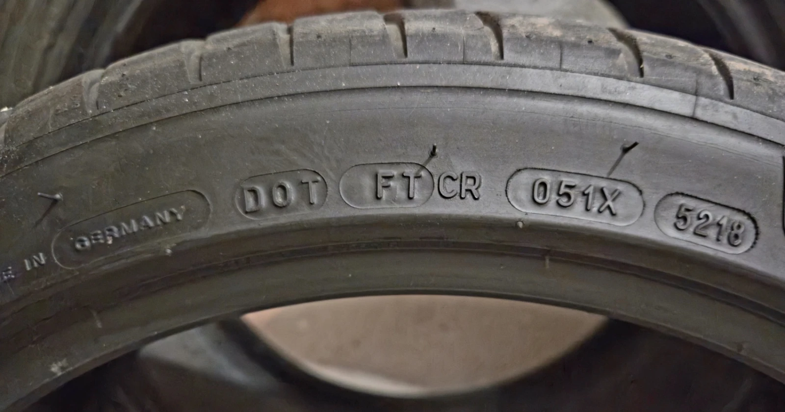 Гуми Летни 225/40R18, снимка 4 - Гуми и джанти - 53959172