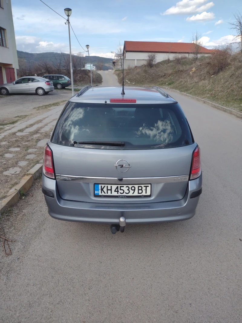 Opel Astra 1.9CDTI, снимка 4 - Автомобили и джипове - 46356943