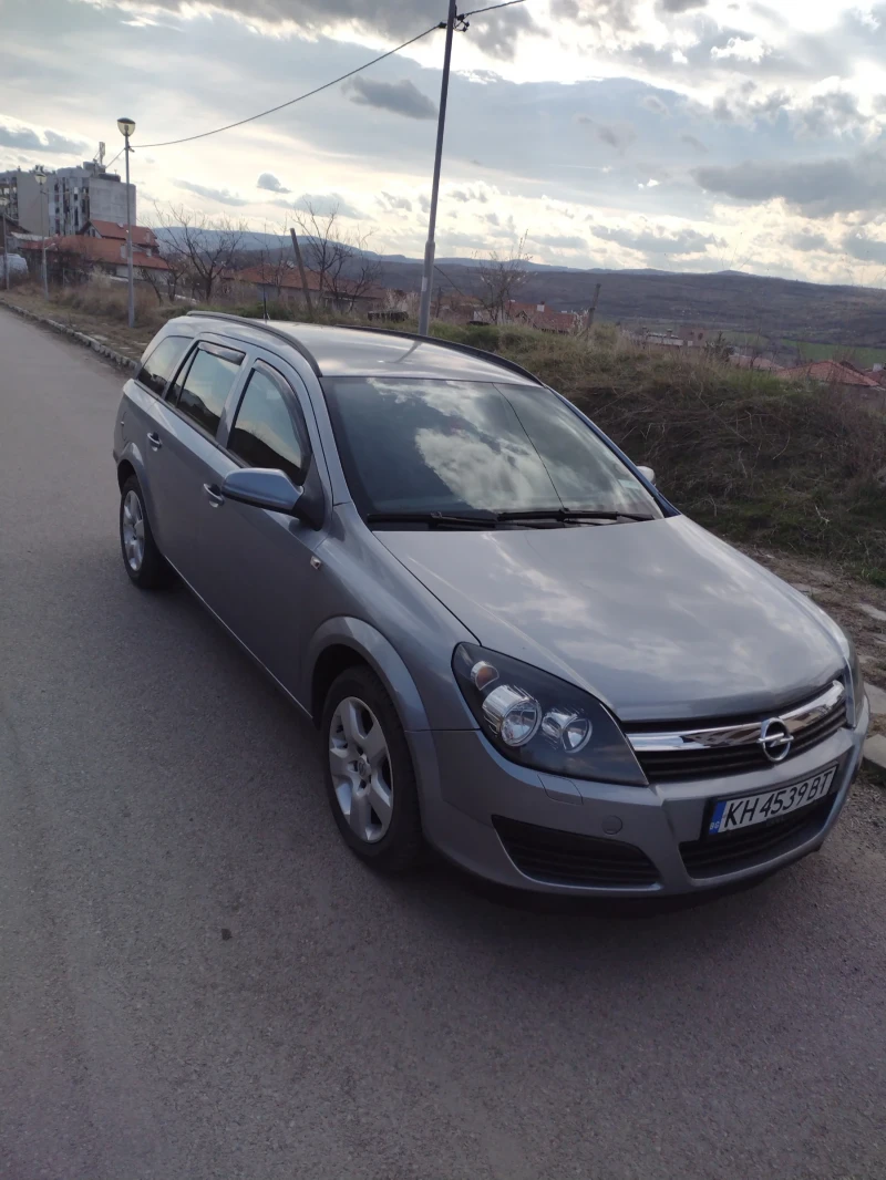 Opel Astra 1.9CDTI, снимка 3 - Автомобили и джипове - 46356943