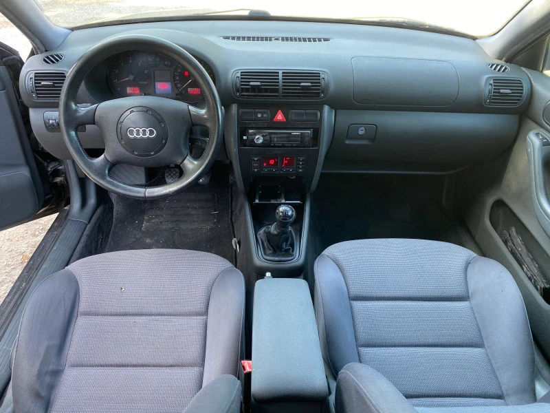 Audi A3 1.6i, снимка 9 - Автомобили и джипове - 46357708