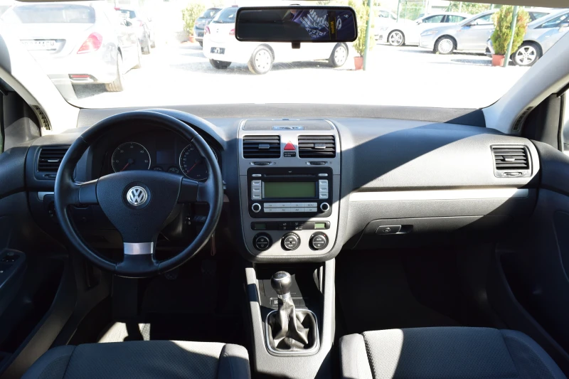 VW Golf 1.9 TDI 105 kc, снимка 9 - Автомобили и джипове - 47438423