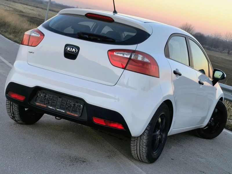 Kia Rio 1.3i, снимка 4 - Автомобили и джипове - 48543591