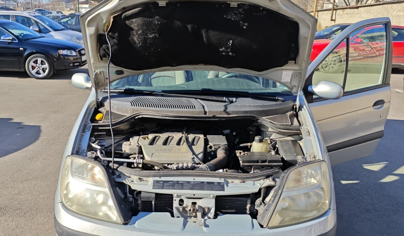 Renault Scenic 1.6 Газова уредба, снимка 13 - Автомобили и джипове - 48764330