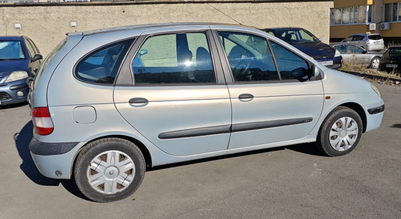 Renault Scenic 1.6 Газова уредба, снимка 4 - Автомобили и джипове - 48764330