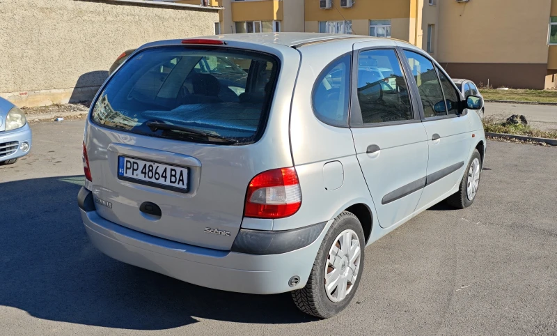 Renault Scenic 1.6 Газова уредба, снимка 3 - Автомобили и джипове - 48764330