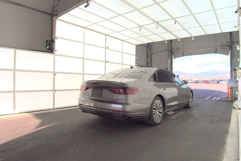 Audi A8 QUATTRO* MATRIX* HEADUP* OLED* 360* B&O* , снимка 5 - Автомобили и джипове - 48918773