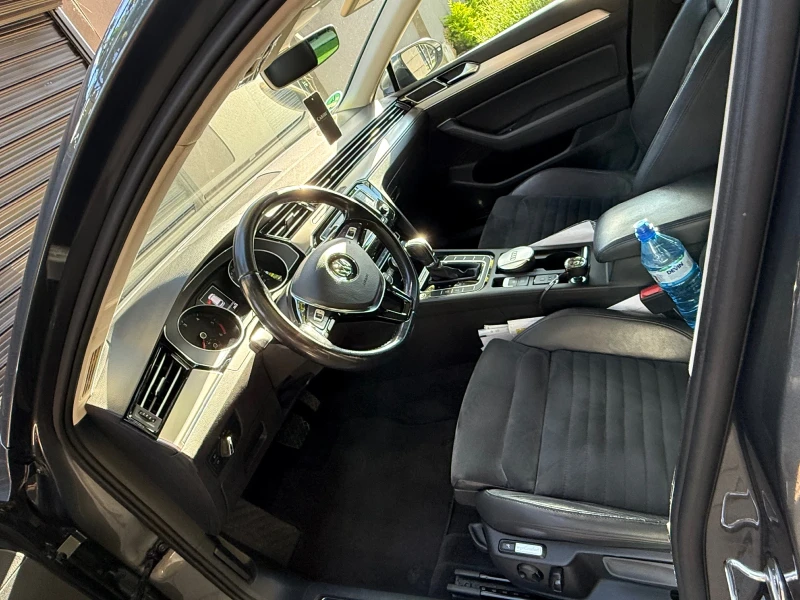 VW Passat 2.0 tdi 4motion High-Line Full Led ACC DSG Keyless, снимка 9 - Автомобили и джипове - 52365943