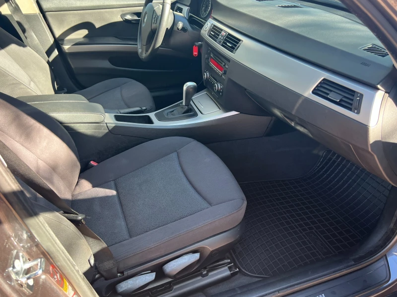 BMW 330 xd E90 231кс, снимка 12 - Автомобили и джипове - 52365765