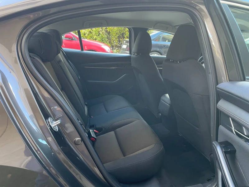 Mazda 3 2.0 SkyActiv-G Mild Hybrid, снимка 13 - Автомобили и джипове - 52168487