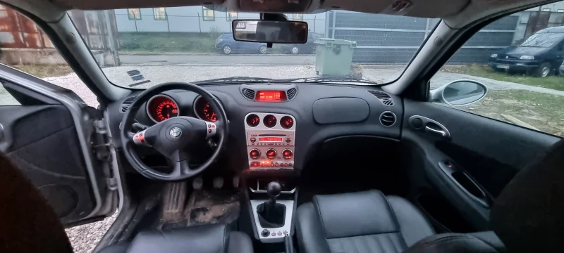 Alfa Romeo 156 1.9  JTD, снимка 11 - Автомобили и джипове - 52809396