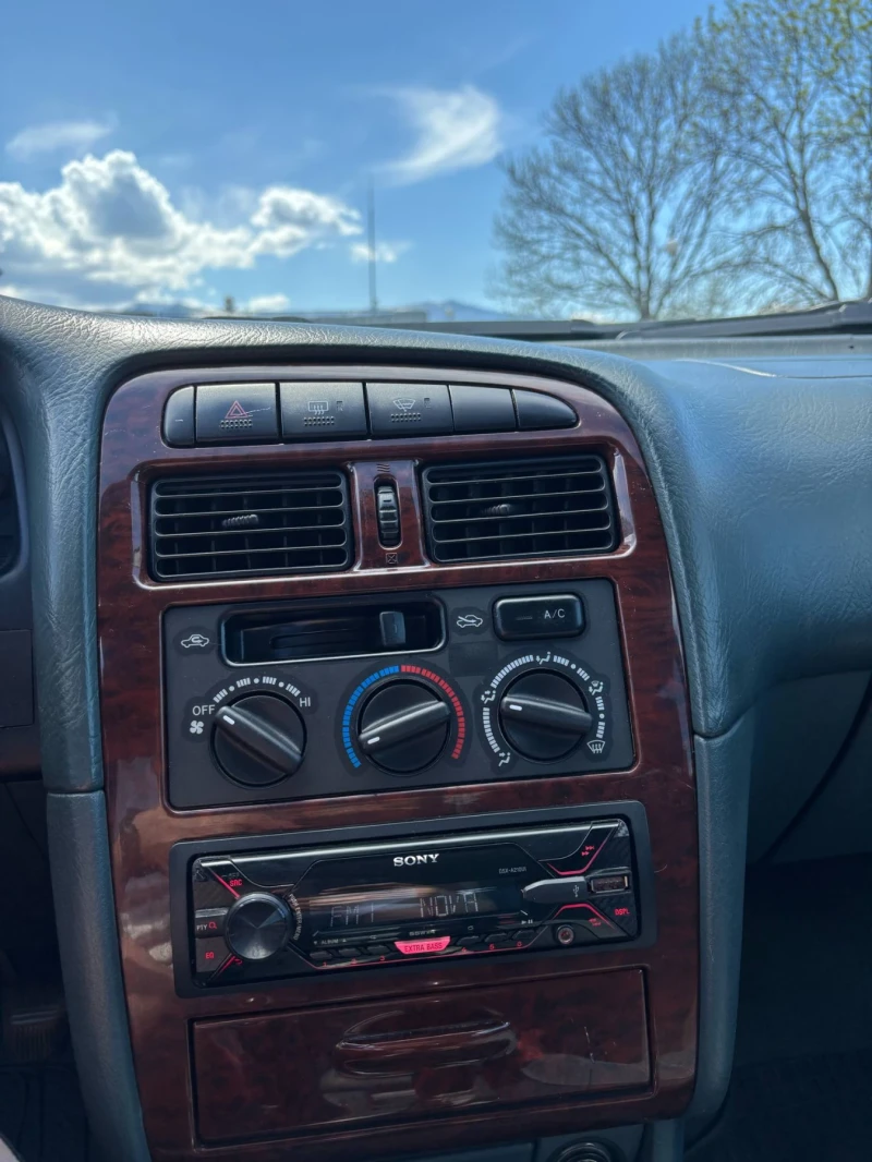 Toyota Avensis 2.0 td, снимка 9 - Автомобили и джипове - 52965609