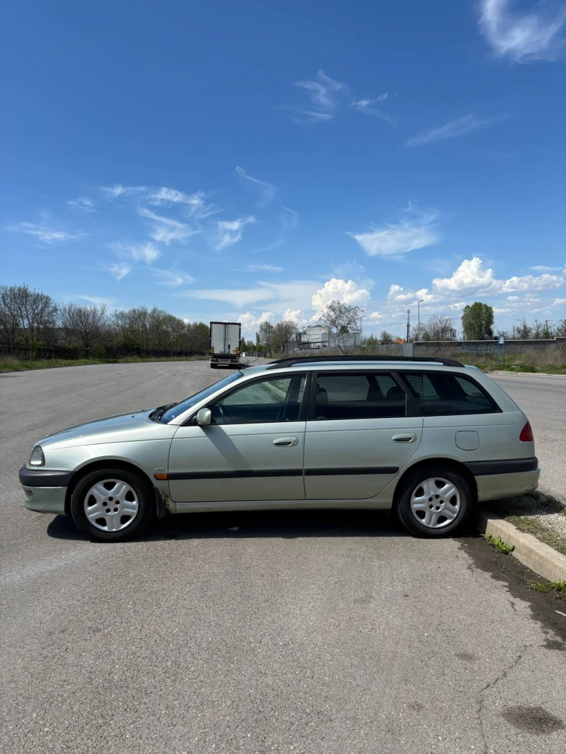 Toyota Avensis 2.0 td, снимка 2 - Автомобили и джипове - 52965609