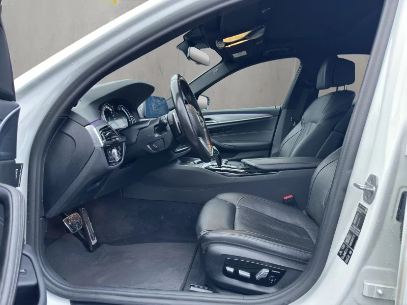 BMW 520 G30/190HP/xDRIVE/CAM/NAVI/ACC/AMBI/977v, снимка 9 - Автомобили и джипове - 53593874