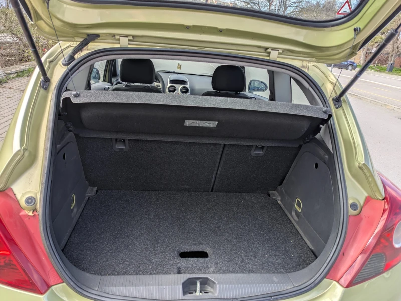 Opel Corsa 1.2 - 5000 лв. - 46213812 | Car24.bg