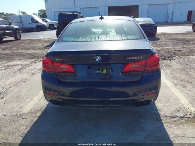 BMW 550 * M550i* xDrive* HARMAN KARDON* HEAD-UP* ШИБИДАХ* , снимка 15 - Автомобили и джипове - 55065697