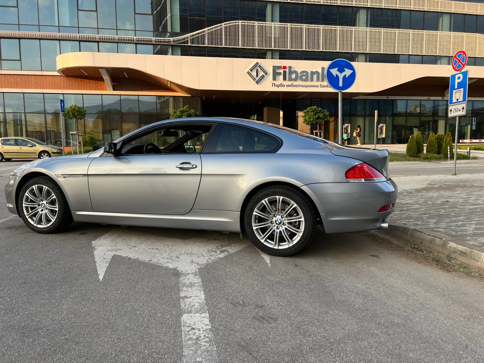 BMW 630 Червено Рекаро - изображение 4