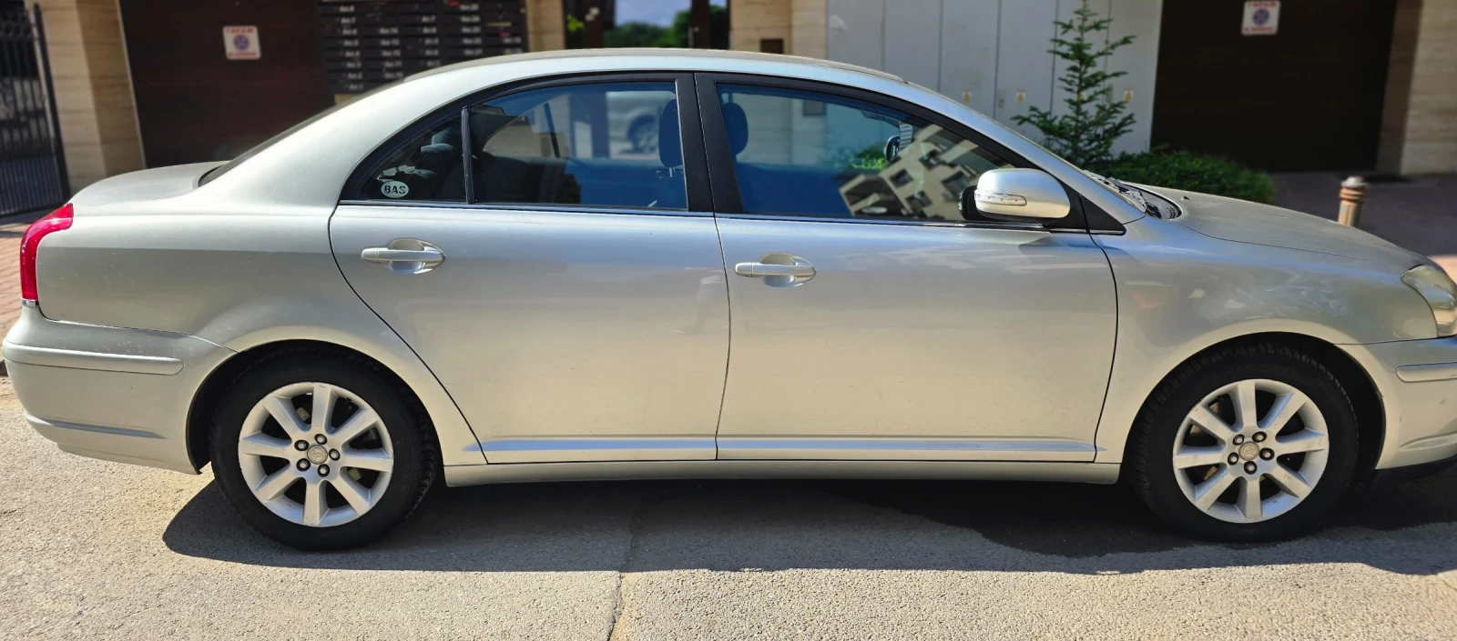 Toyota Avensis 2.0 D4D - изображение 2