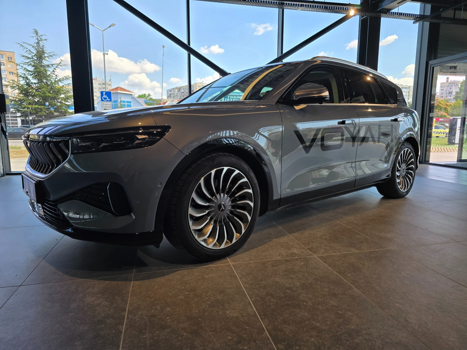 Voyah Free BEV* 106.7kWh* AWD* 489HP* AIR* MASSAGE - изображение 2