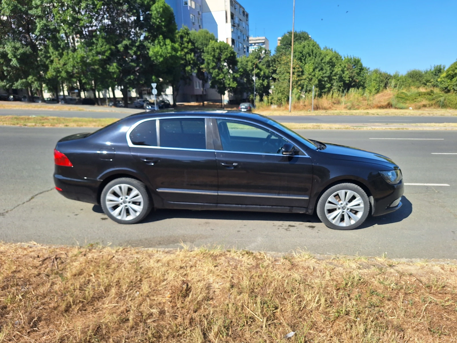 Skoda Superb 2.0 TDI  - изображение 2