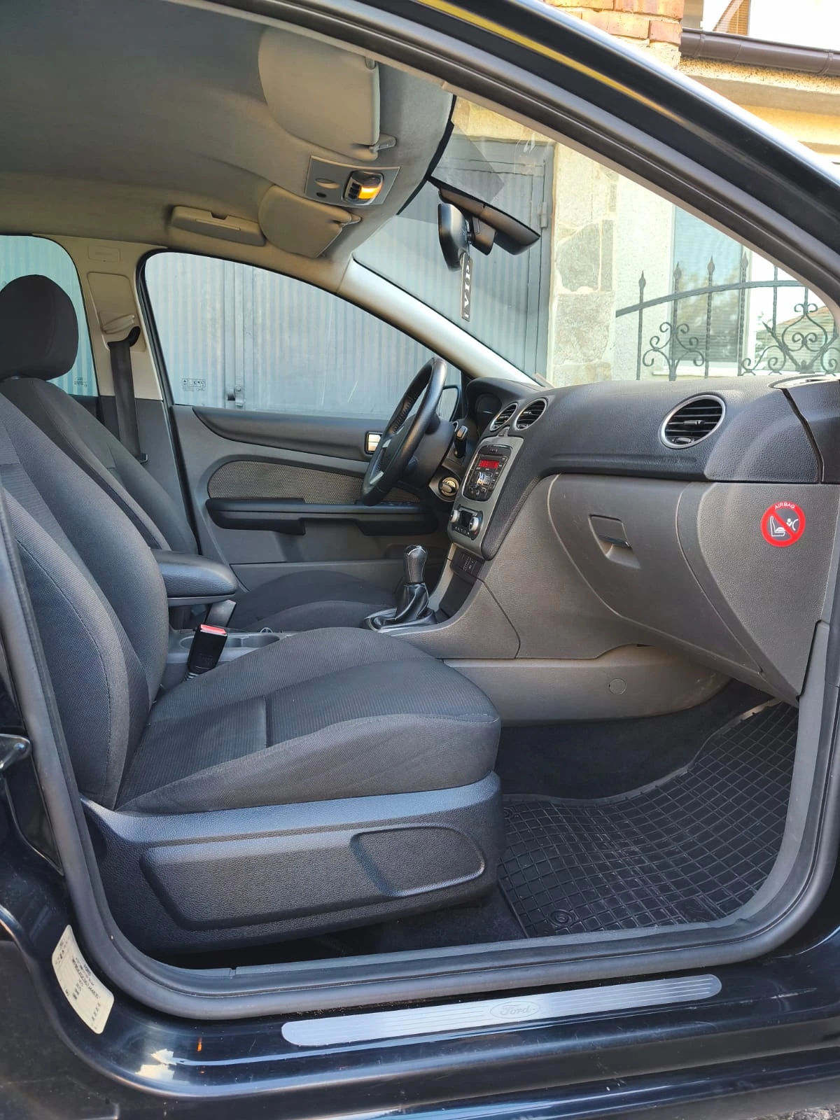 Ford Focus 1.8 TDCI Titanium Edition - изображение 10