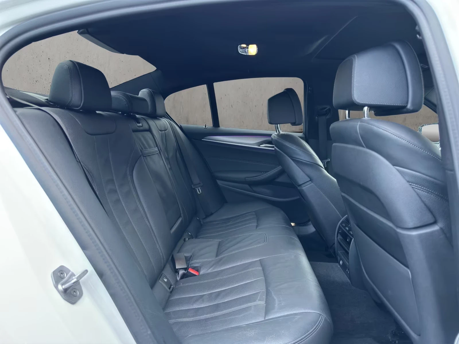 BMW 520 G30/190HP/xDRIVE/CAM/NAVI/ACC/AMBI/977v | Mobile.bg � ����������� 11
