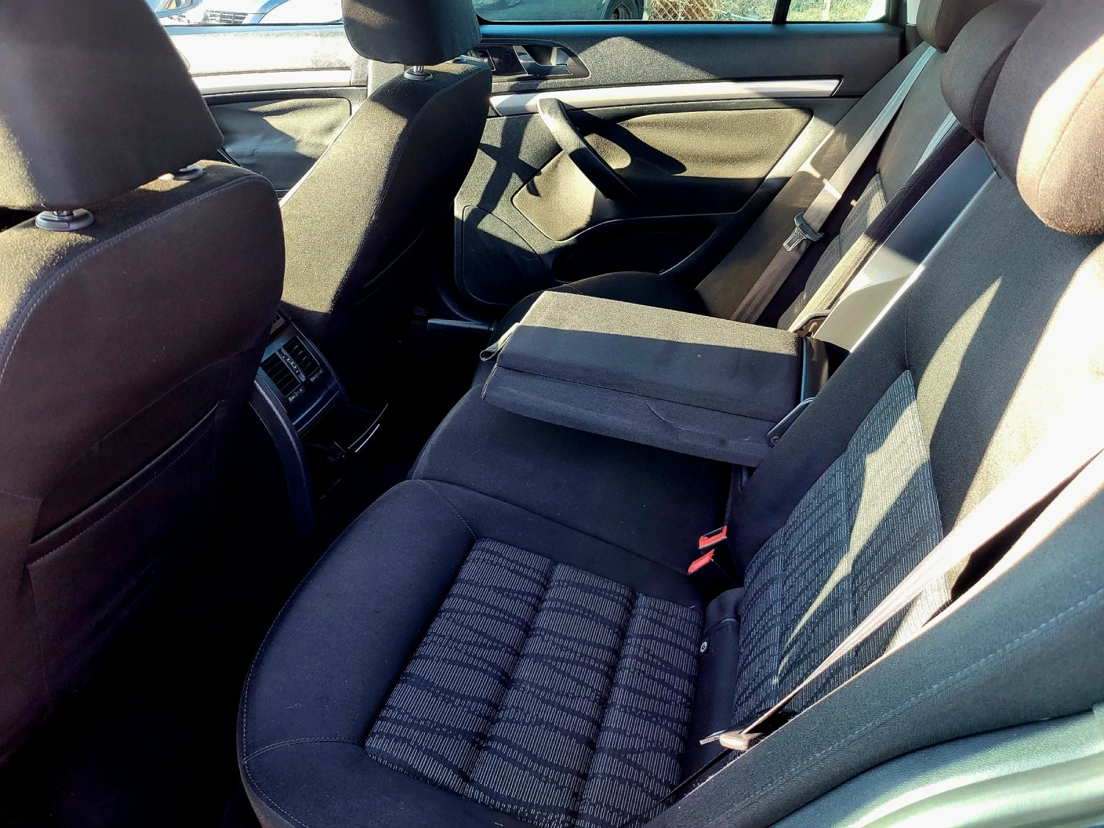 Skoda Octavia 2.0TDI, снимка 9 - Автомобили и джипове - 53760278