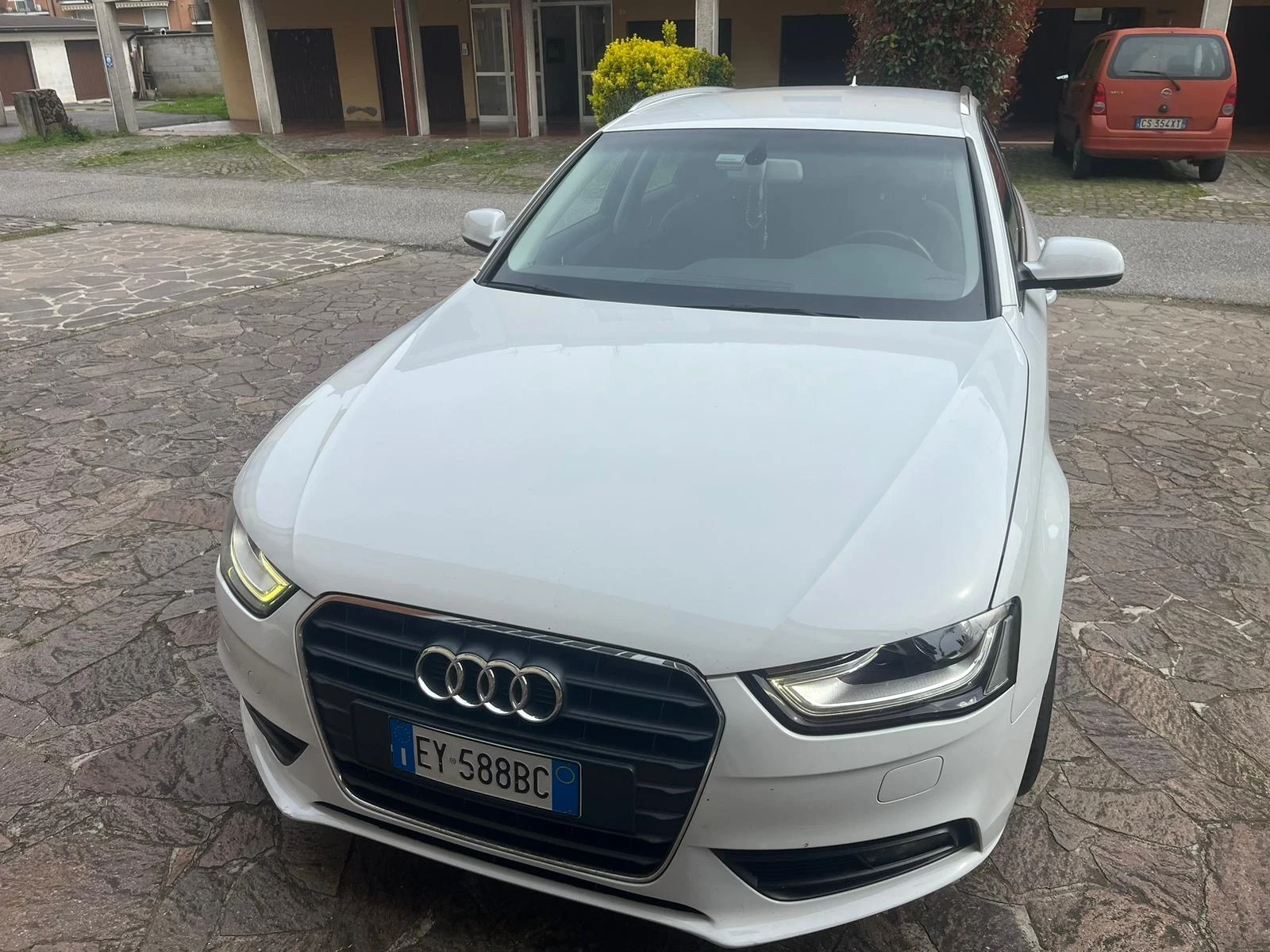 Audi A4 2.0tdi, снимка 11 - Автомобили и джипове - 53848353