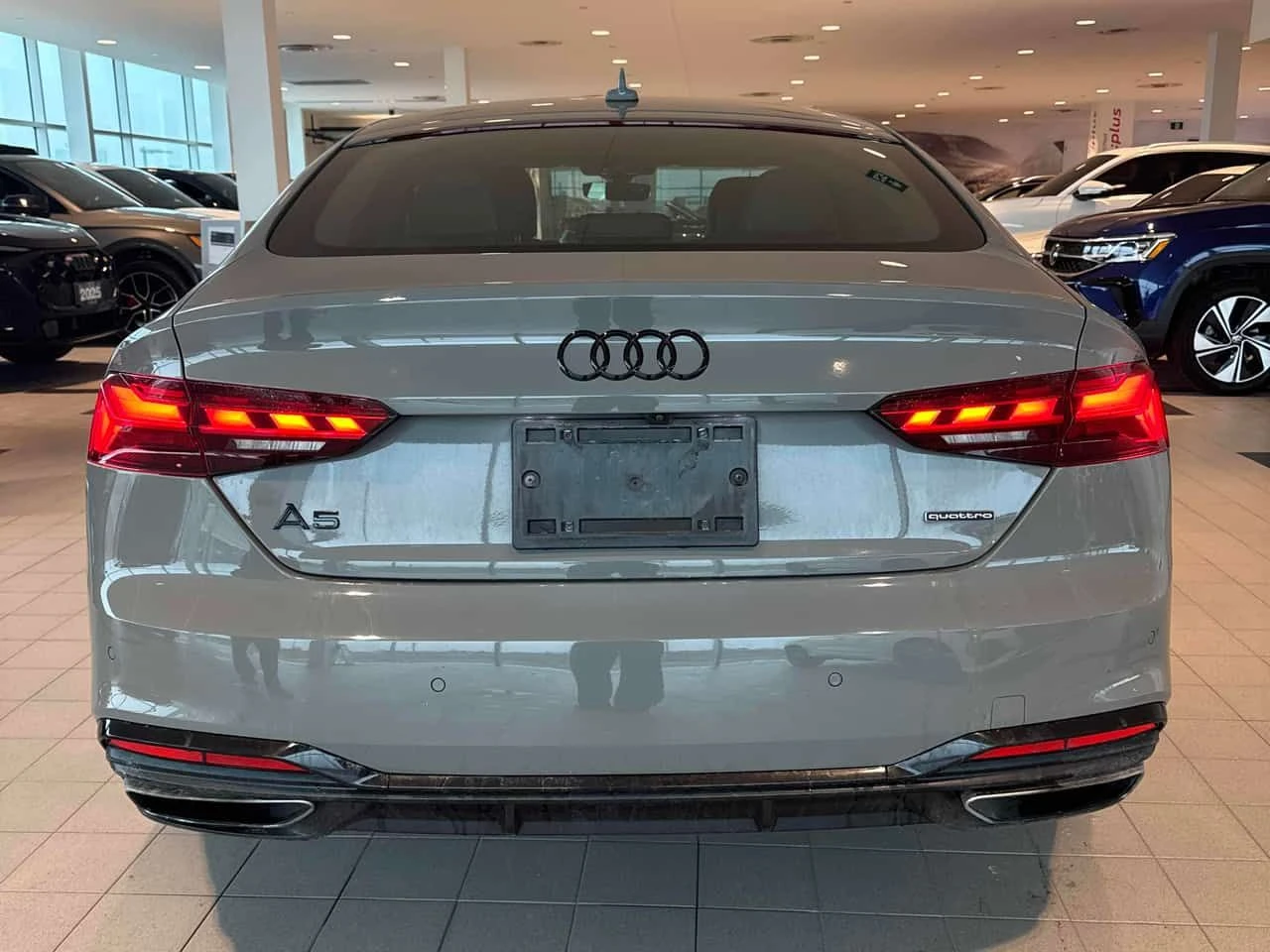 Audi A5 Progressiv/ДИСТРОНИК/ПАНОРАМА/АМБИЕНТНО/ОТ AUDI, снимка 5 - Автомобили и джипове - 53924973