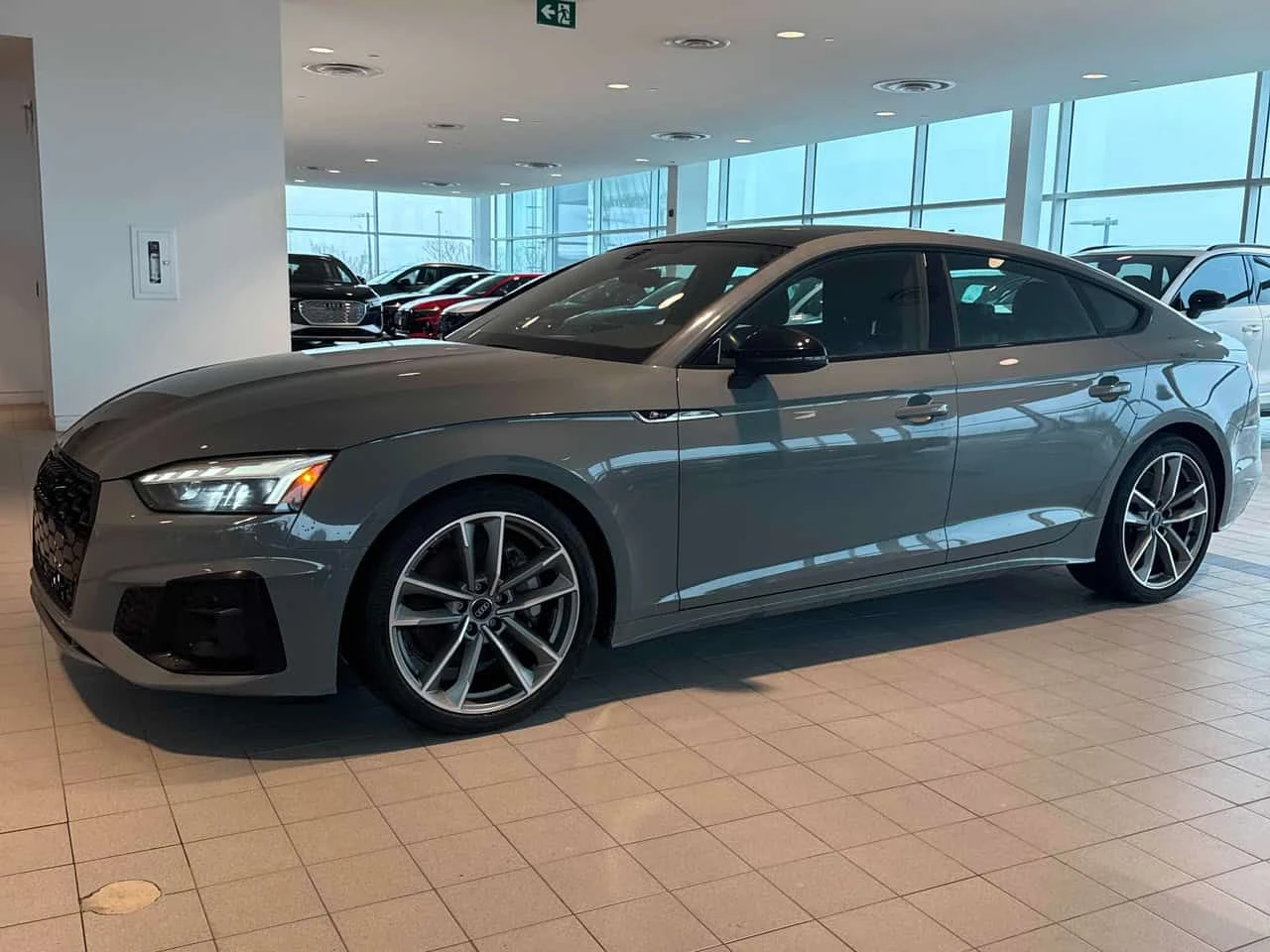 Audi A5 Progressiv/ДИСТРОНИК/ПАНОРАМА/АМБИЕНТНО/ОТ AUDI, снимка 3 - Автомобили и джипове - 53924973