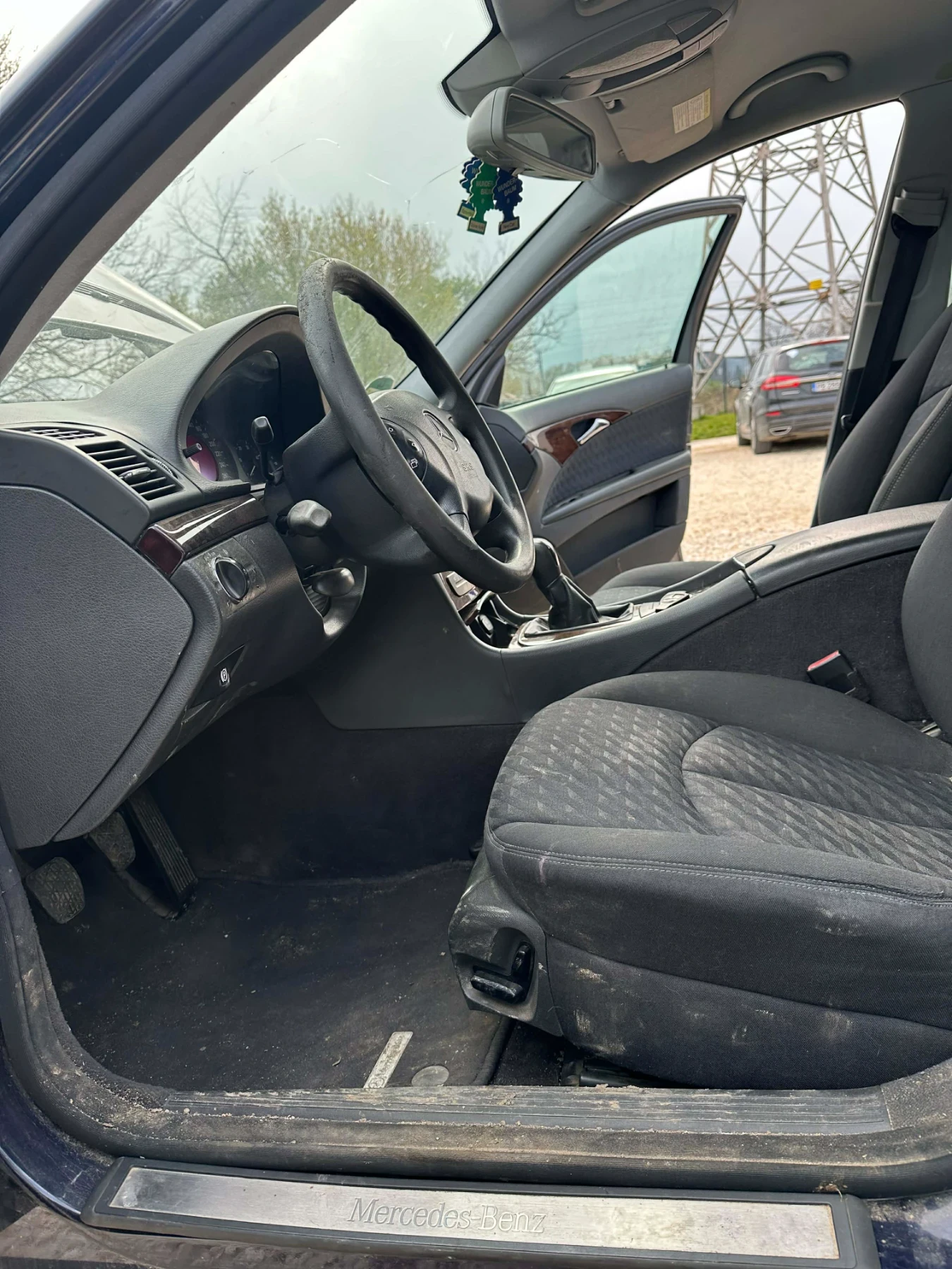 Mercedes-Benz E 220, снимка 6 - Автомобили и джипове - 54056992