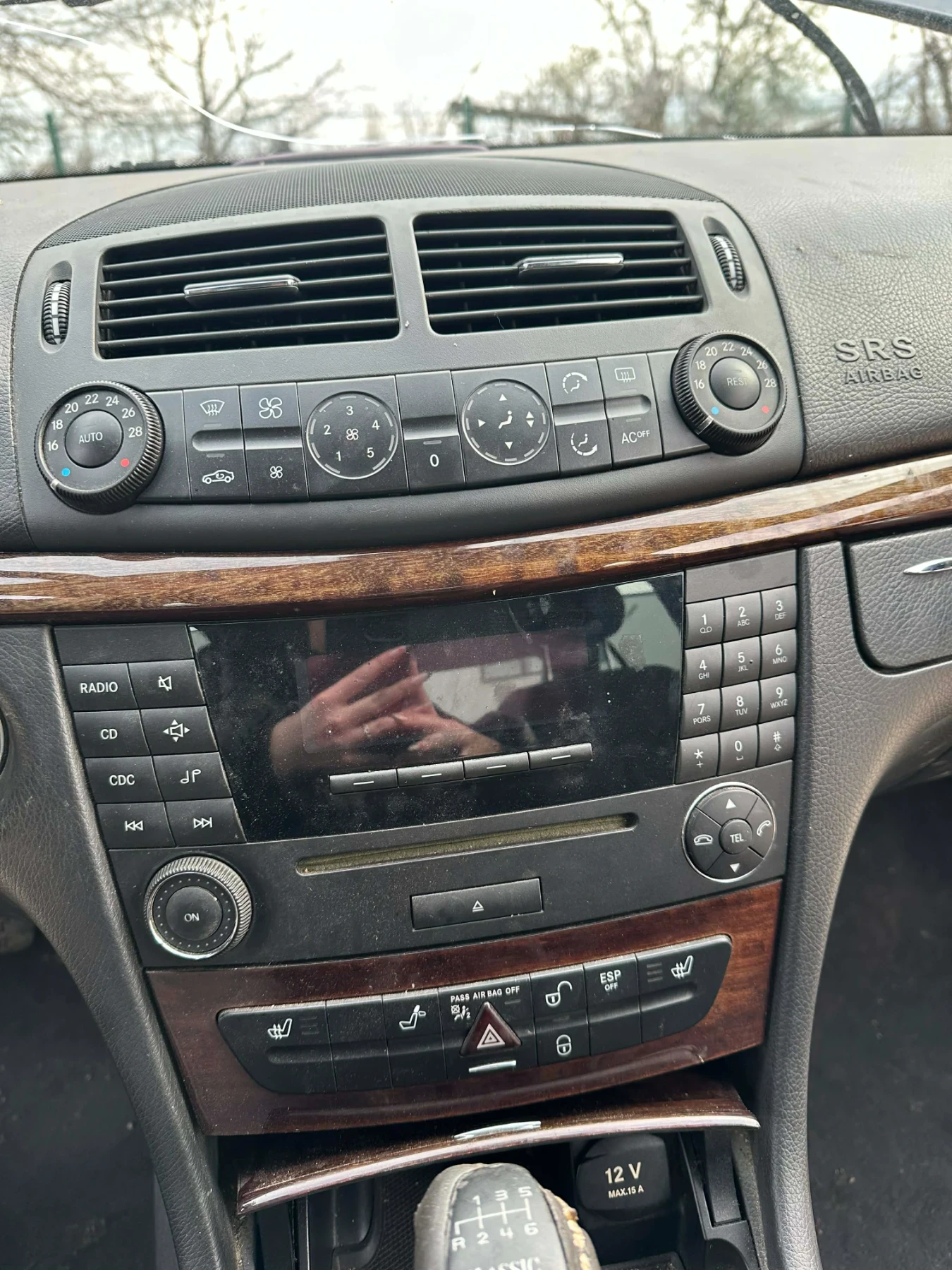 Mercedes-Benz E 220, снимка 4 - Автомобили и джипове - 54056992