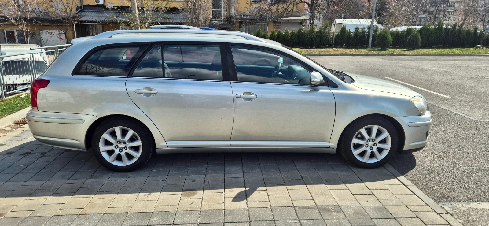 Toyota Avensis, снимка 5 - Автомобили и джипове - 54451932