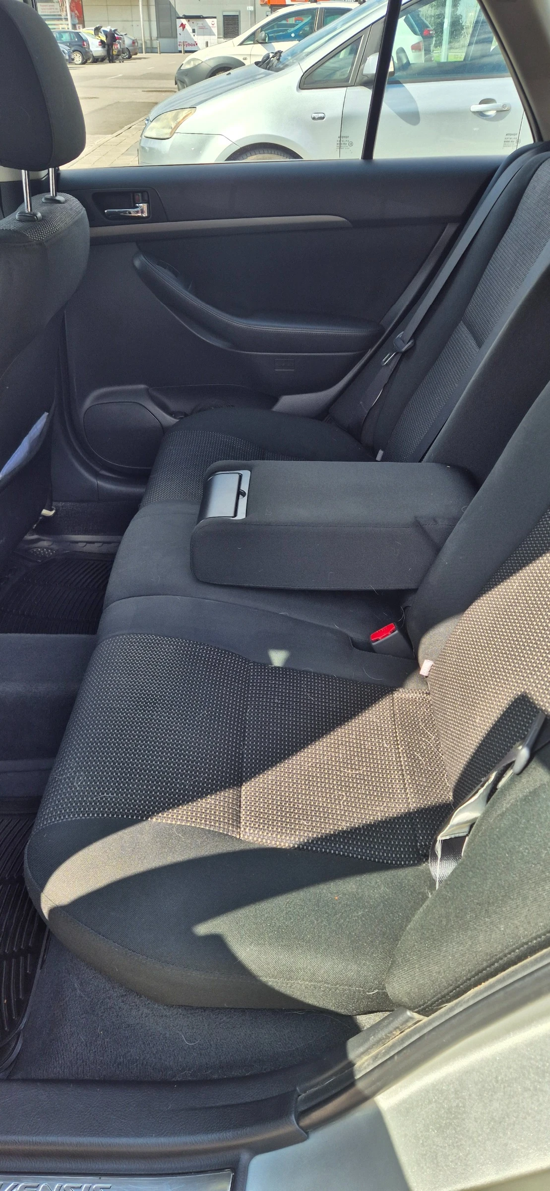 Toyota Avensis, снимка 8 - Автомобили и джипове - 54451932