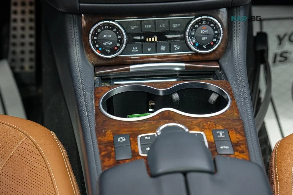 Mercedes-Benz CLS 550 4Matic * H&K АвтоКредит* (ЦЕНА ДО БГ), снимка 13 - Автомобили и джипове - 54599251
