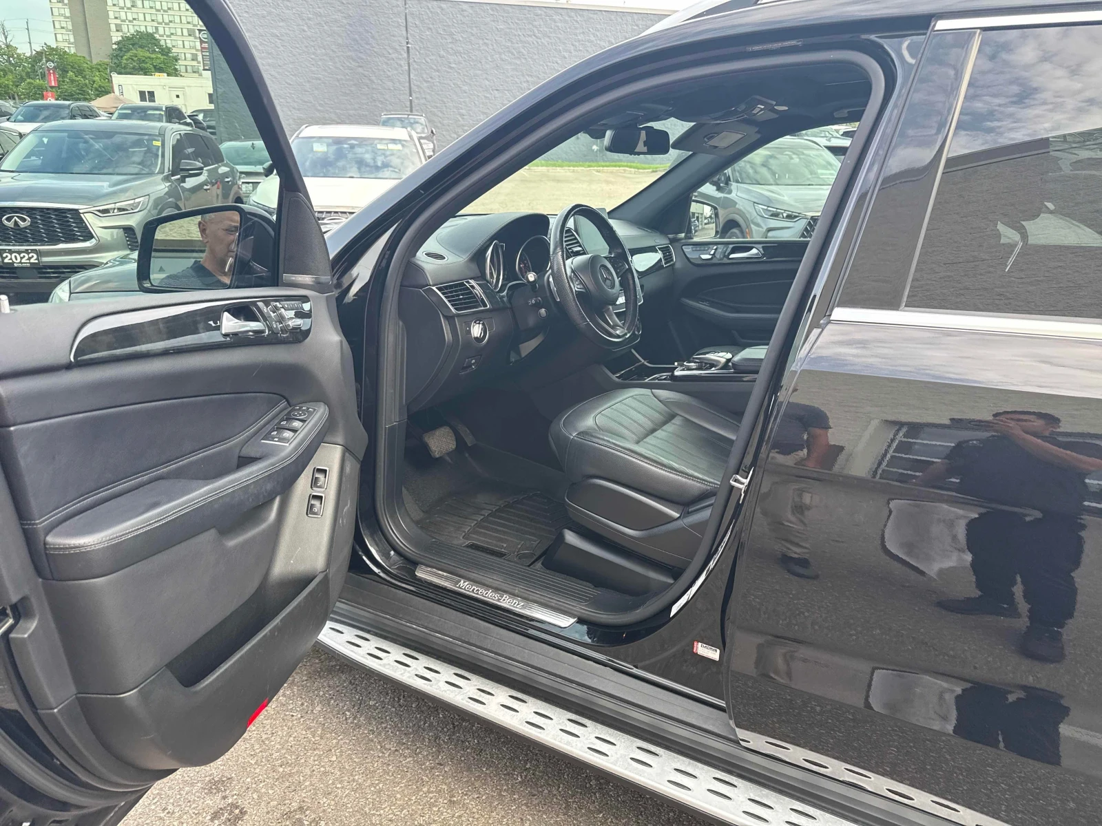 Mercedes-Benz GLS 450 7 МЕСТА * CARFAX * АВТО КРЕДИТ * БЕЗ ИНЦИДЕНТИ, снимка 6 - Автомобили и джипове - 54902802