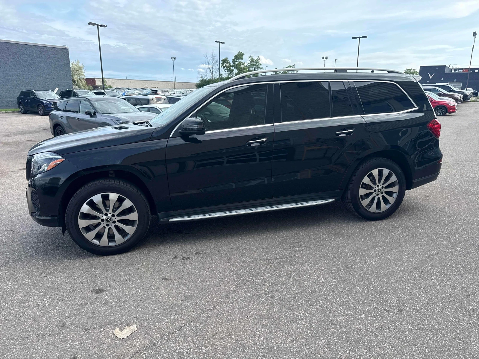 Mercedes-Benz GLS 450 7 МЕСТА * CARFAX * АВТО КРЕДИТ * БЕЗ ИНЦИДЕНТИ, снимка 2 - Автомобили и джипове - 54902802
