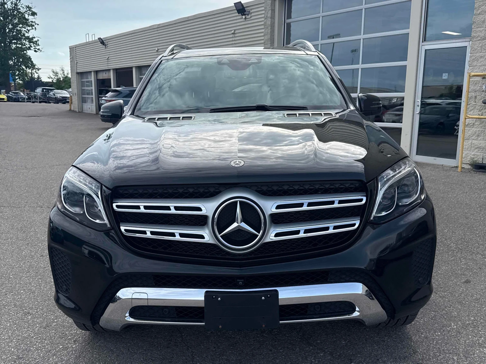 Mercedes-Benz GLS 450 7 МЕСТА * CARFAX * АВТО КРЕДИТ * БЕЗ ИНЦИДЕНТИ, снимка 3 - Автомобили и джипове - 54902802