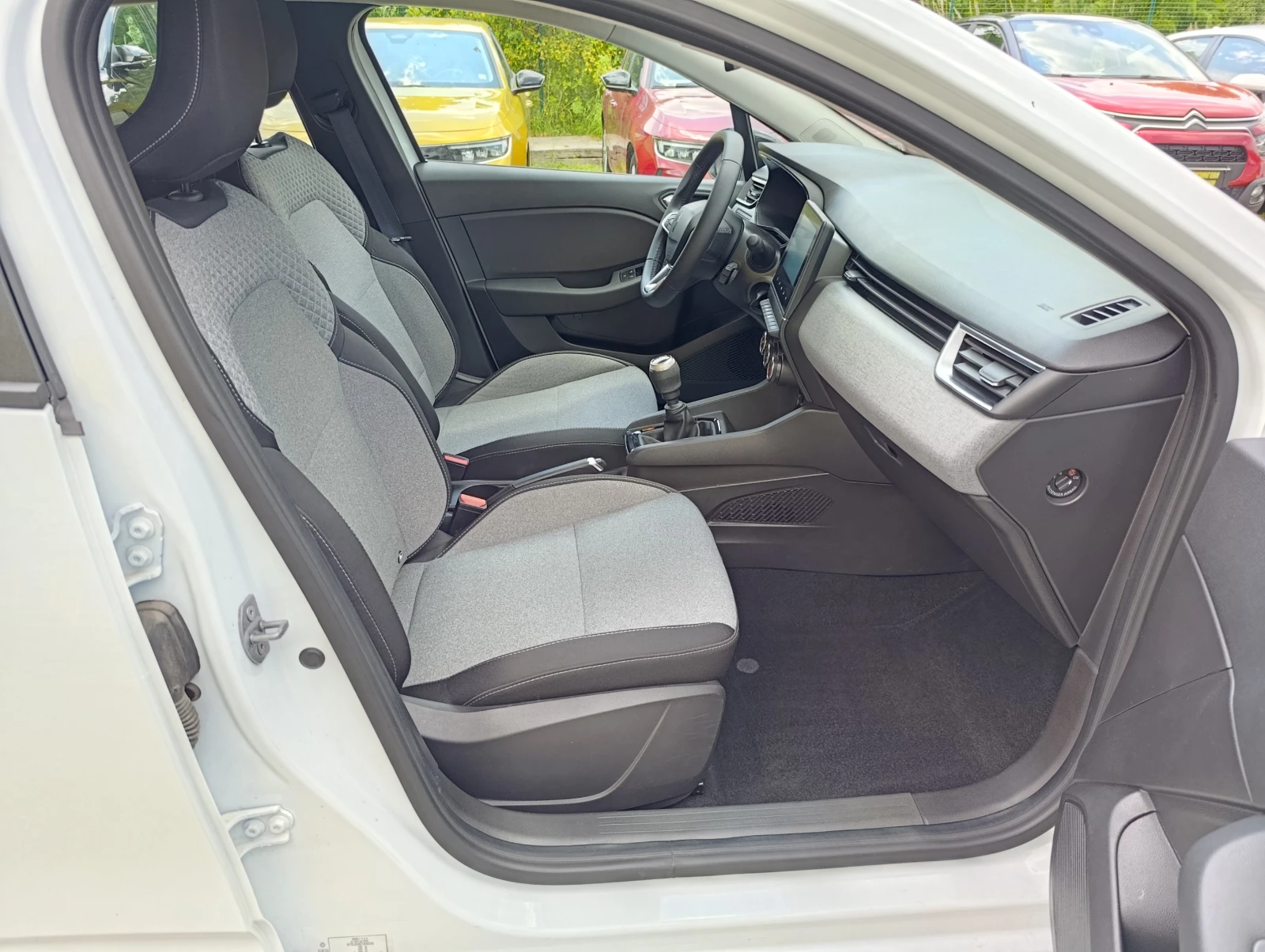 Renault Clio V 1.0TCe 90hp Закупен от БГ, снимка 8 - Автомобили и джипове - 55136341