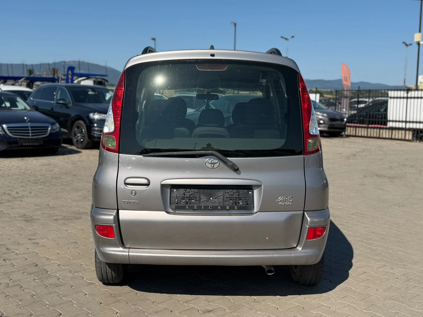 Toyota Yaris verso / 1.3I / , снимка 4 - Автомобили и джипове - 55528224
