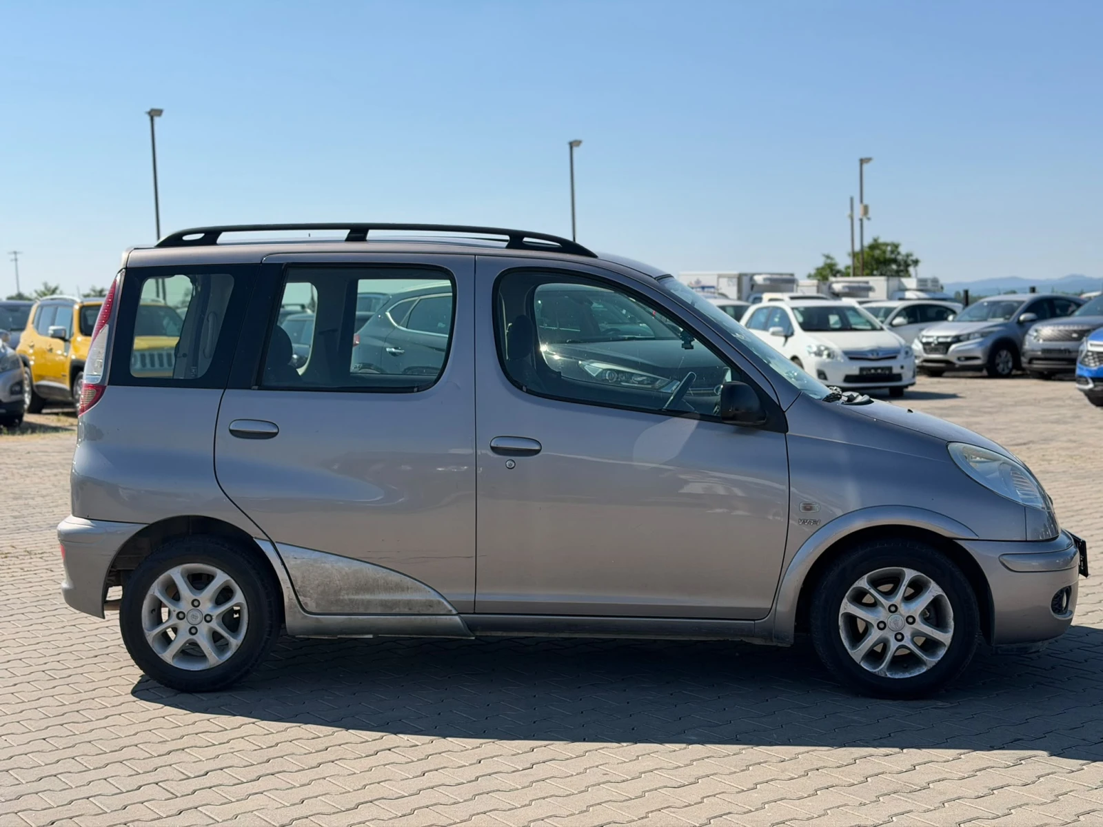 Toyota Yaris verso / 1.3I / , снимка 6 - Автомобили и джипове - 55528224