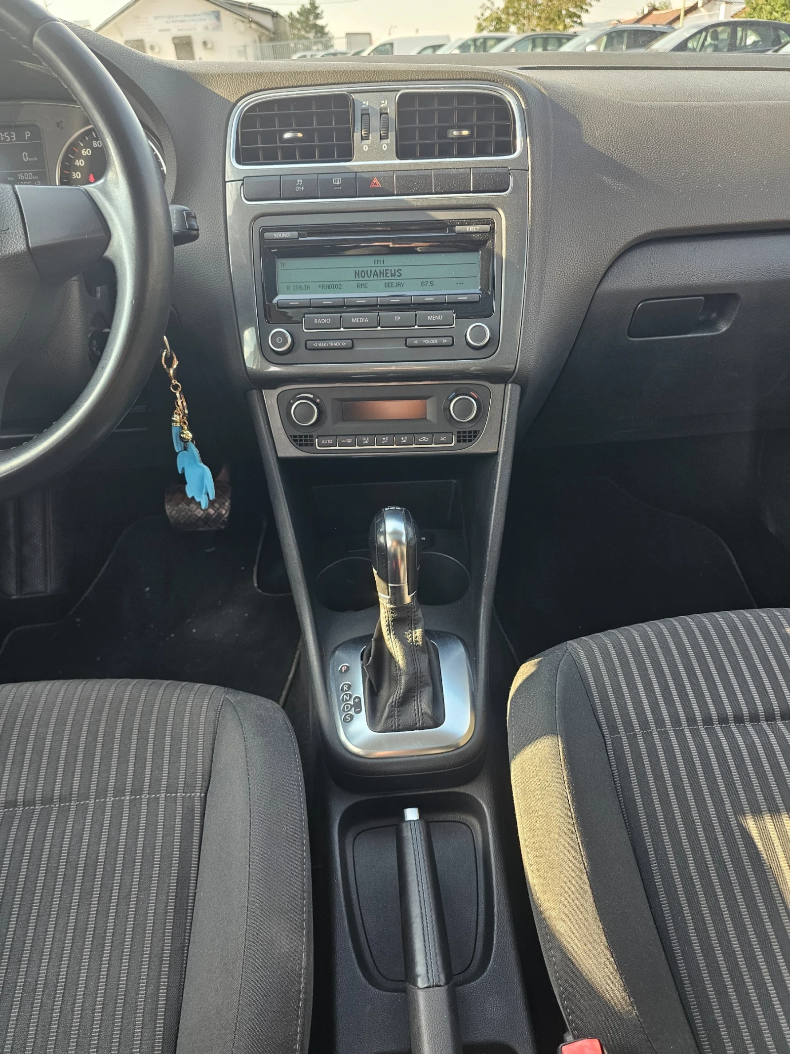 VW Polo Avtomatik, снимка 11 - Автомобили и джипове - 55578654
