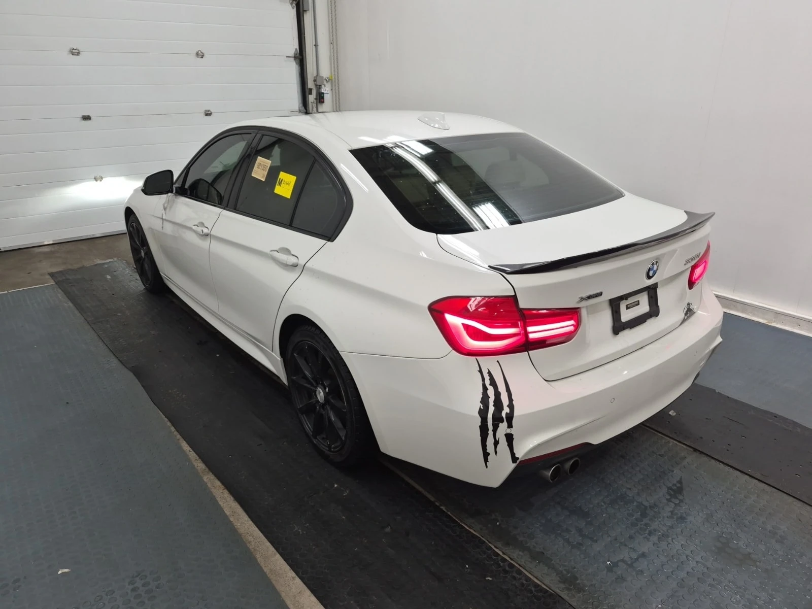 BMW 330 * 330I XDRIVE * АВТОКРЕДИТ БЕЗ ПЪРВОНАЧАЛНА ВНОСКА, снимка 4 - Автомобили и джипове - 55891827